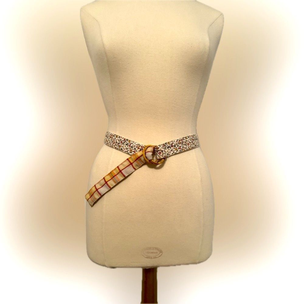 Super cute floral belt!